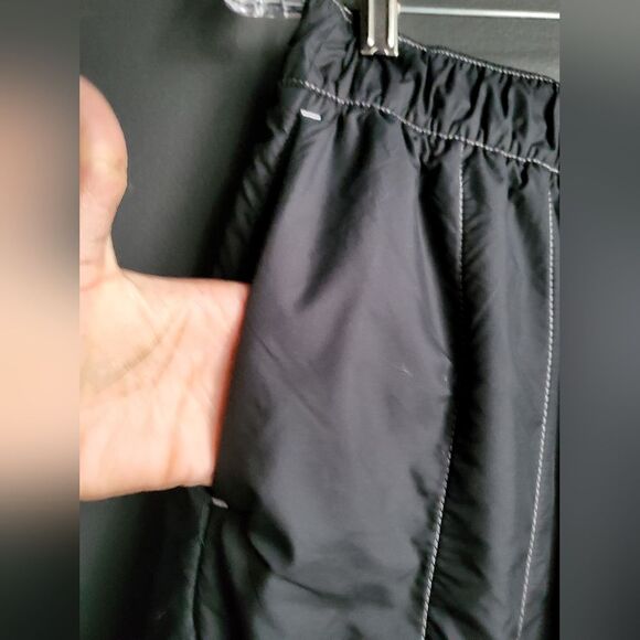 Nike Sportwear Swoosh Curve Plush Trouser Pants Quilt Black Barrel Leg Sz M Crop - Picture 4 of 9